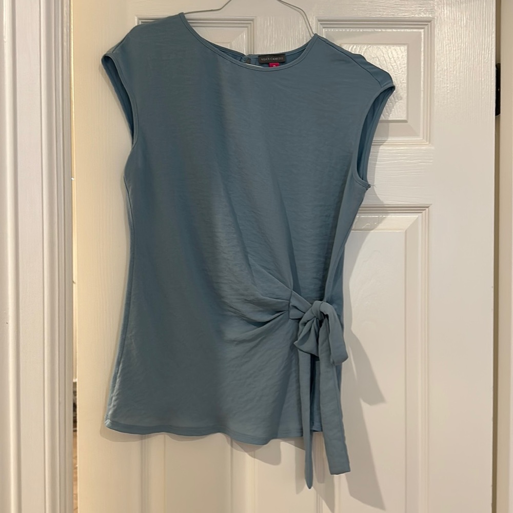 Vince camuto blue blouse. Size x small.